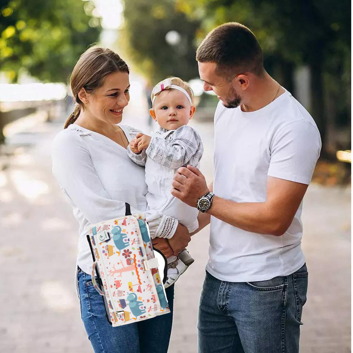 PARVULÍ PACK Cambiador de Bebe Portatil XL Con Chupetero | Regalos Originales para Recien Nacidos | Plegable e Impermeable Que Mantiene al Bebe Cómodo y Limpio