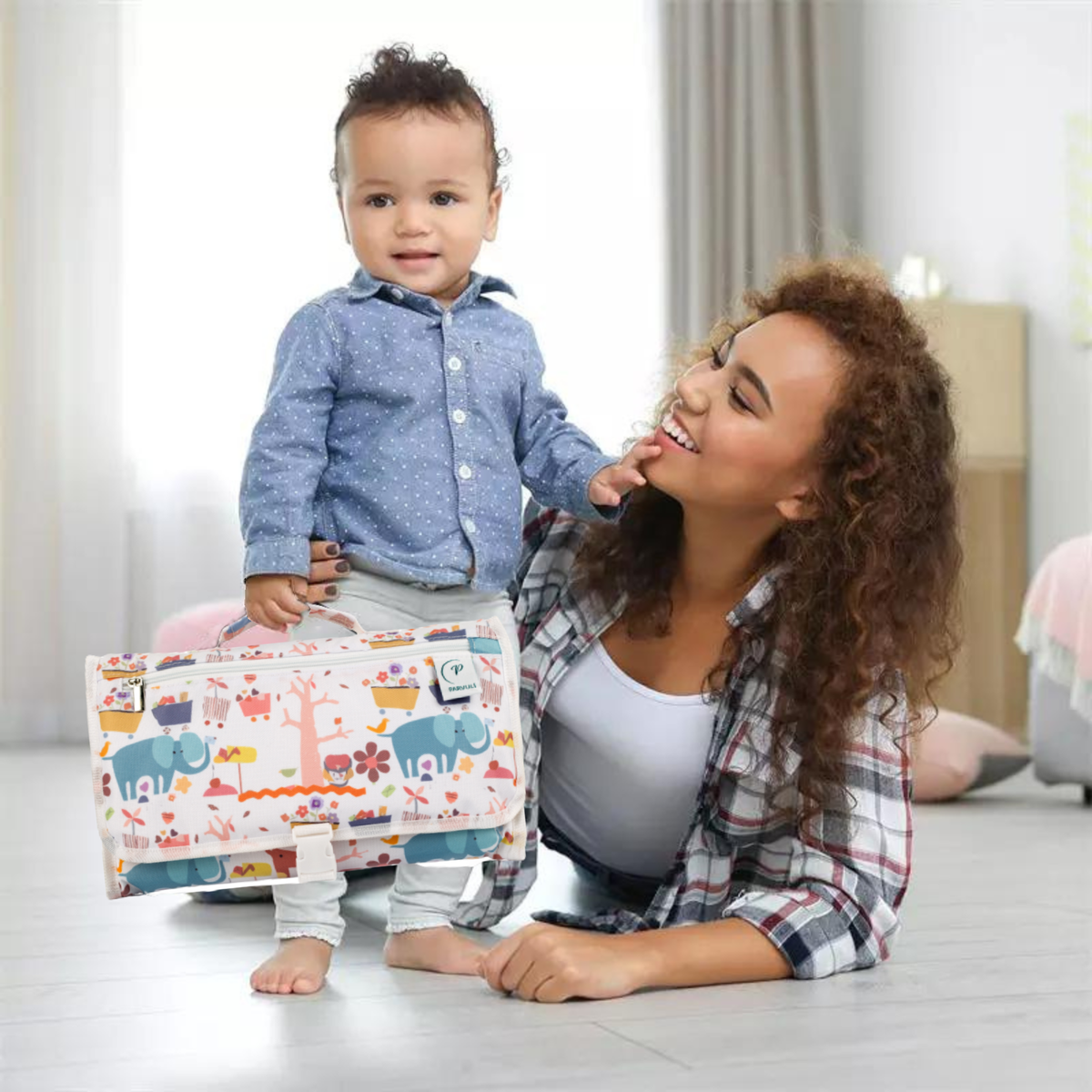 PARVULÍ PACK Cambiador de Bebe Portatil XL Con Chupetero | Regalos Originales para Recien Nacidos | Plegable e Impermeable Que Mantiene al Bebe Cómodo y Limpio